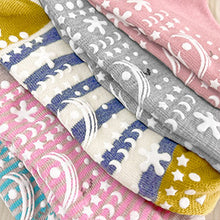 Load image into Gallery viewer, Artfasion Non-Slip Girls Ankle Socks With Grips - Novelty Cute Animal Pattern Cotton Crew Socks for 11-14 Years Girls & Boys, 5 Pairs