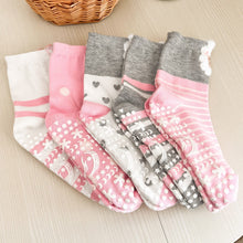 Load image into Gallery viewer, Artfasion Kids Non-Slip Socks With Grips for for 5-7 Years Old Boys and Girls 5 Pairs of Cute Ankle Socks