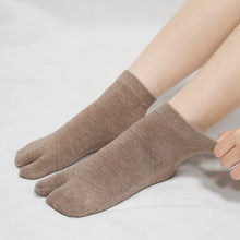 Load image into Gallery viewer, Artfasion's Two Toe Women's Socks - Comfortable and Stylish Footwear (4 Pairs)