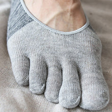 Load image into Gallery viewer, Artfasion's 5 Finger No-Show Neutral Colors Anti-Slip Men's Socks - Comfortable and Secure (4 Pairs)