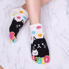 Load image into Gallery viewer, white polka dots cat design socks