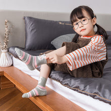 Load image into Gallery viewer, grey and pink crew socks for girls