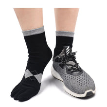 Load image into Gallery viewer, black gym crew socks for men