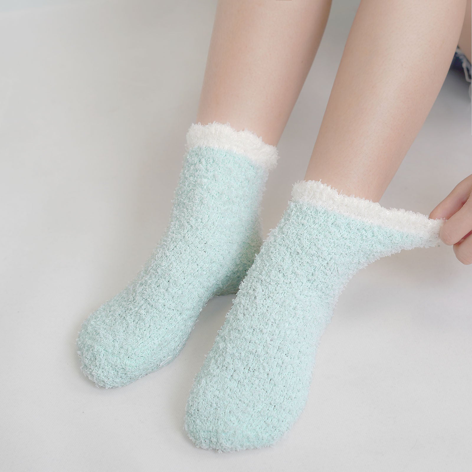 5Pairs Men's Fuzzy Socks Non Slip Grip Socks Winter Fluffy Slipper