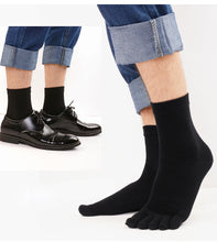 Load image into Gallery viewer, plain black 5 finger crew socks for leather shoes
