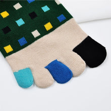 Load image into Gallery viewer, 5 finger socks with square patterns for men
