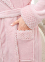 Load image into Gallery viewer, Light pink flannel bathrobe with 2 side 
