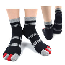 Load image into Gallery viewer, black 5 finger running crew socks for men
